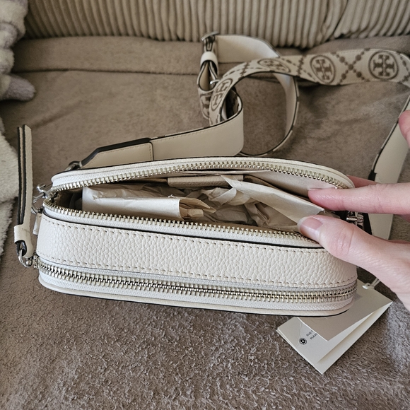 Tory Burch White Leather Crossbody Bag - Picture 3 of 7